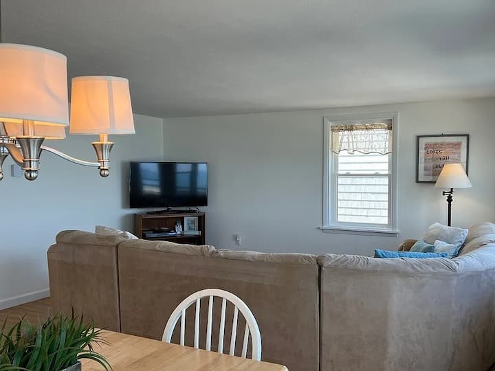 Private Duxbury Beach-3 Br Beachfront Home - Marshfield, MA