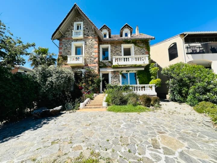 Villa Authentique Face à La Mer - Sainte-Maxime
