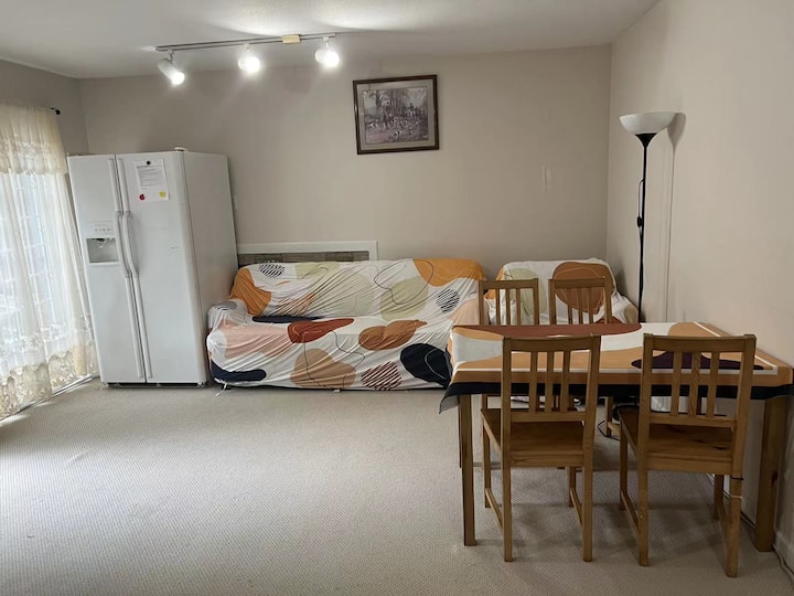 Half-basement 2 Bedrooms Unit (With Own Entrance) - Vancouver