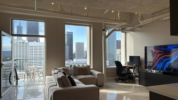 Cozy Dtla Apartment - Los Angeles, CA