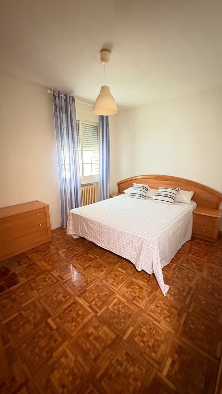 Amplia Habitación Muy Buena Zona - Móstoles