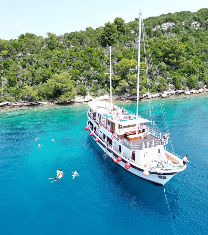 Jednodnevni Izlet S Noćenjem. Doručak I Ručak. - Split