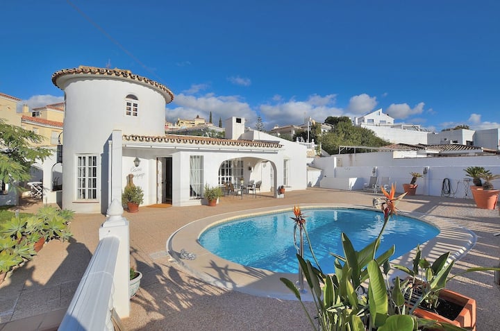 Koselig Villa Med Tårn - Costa del Sol