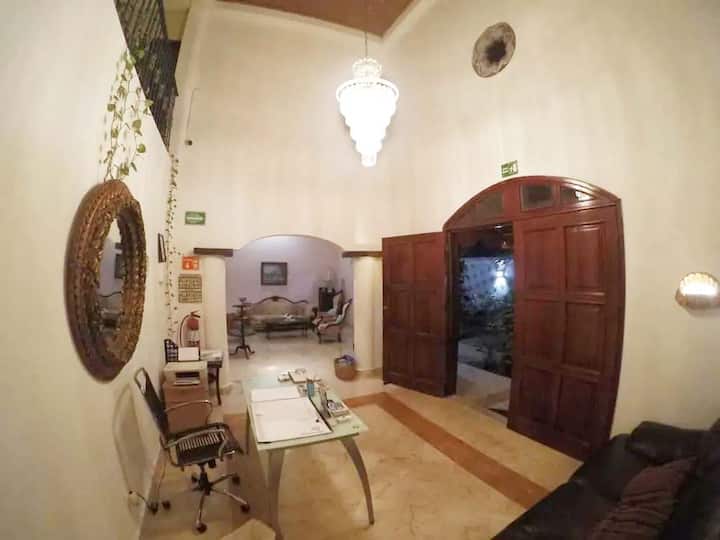 Beautiful Double Room W/ Balcony Close 5th Avenue - Playa del Carmen