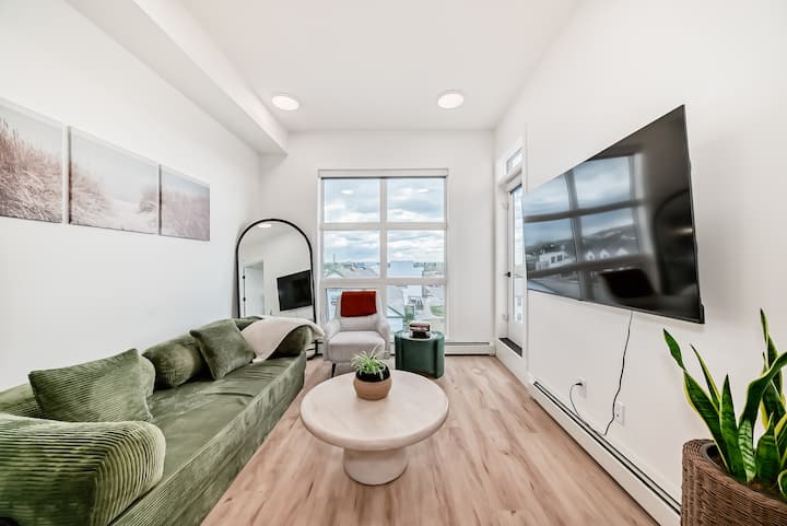 Top Floor City Views | Marda Loop + Mru + Downtown - Canada