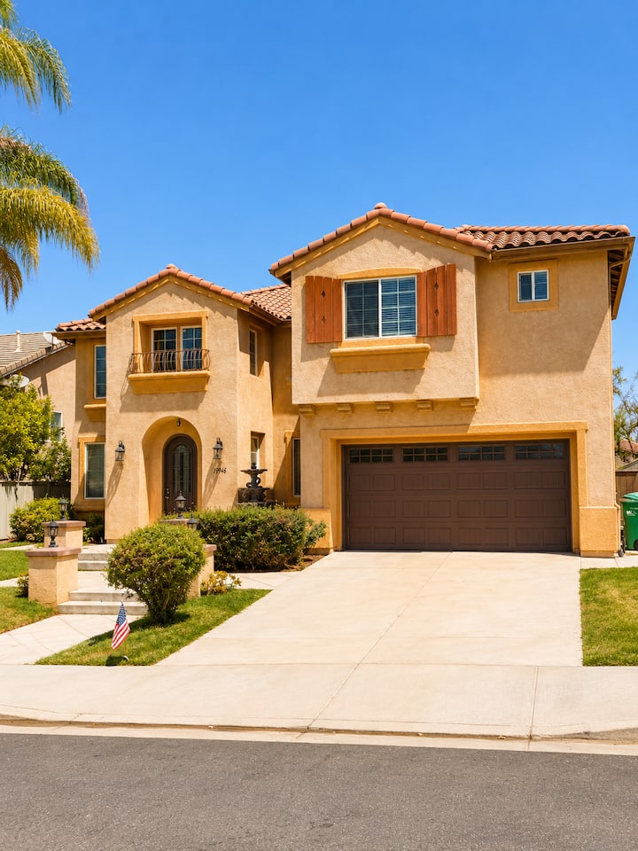 Murrieta Extended Stay Home | 7br|3.5bath| 2 Story - Murrieta, CA