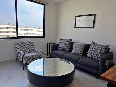 Successful Airbnb property: Modern apartment 5 minutes from Anáhuac and HEB | Fast Wi-Fi in Zibatá [Fraccionamiento]