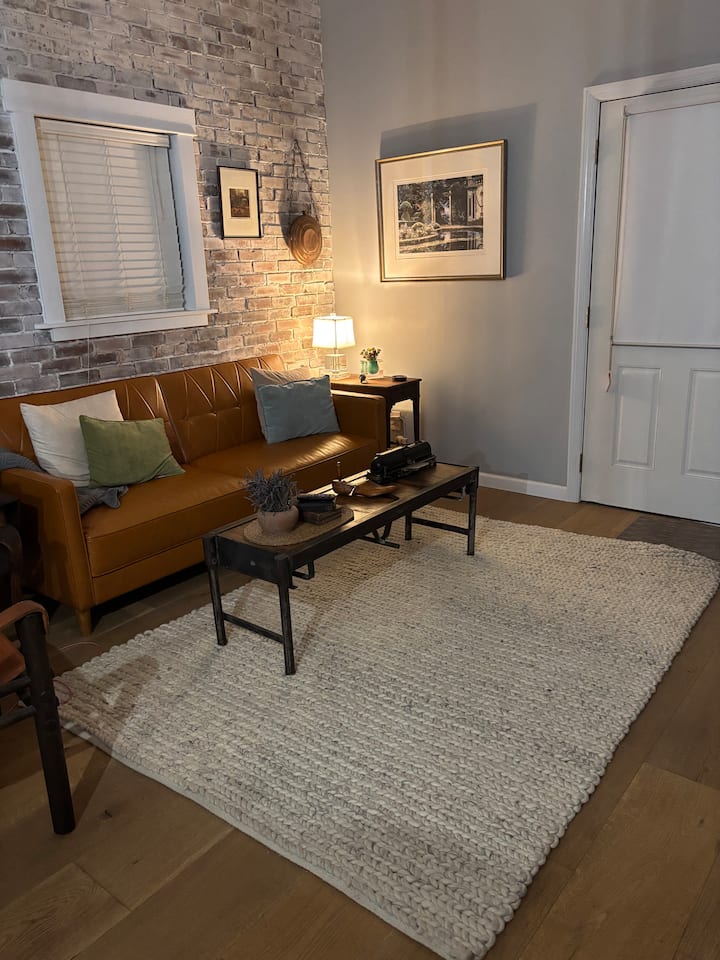 Clean And Cozy On The Southside - Savannah