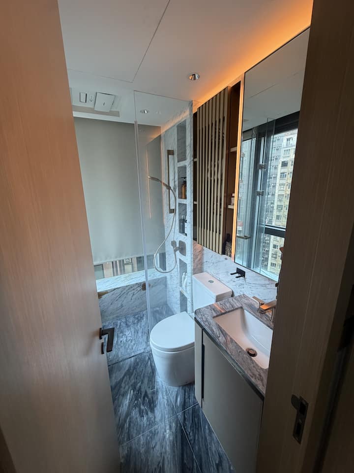 Bright, Modern And Cozy Studio Flat - Sheung Wan