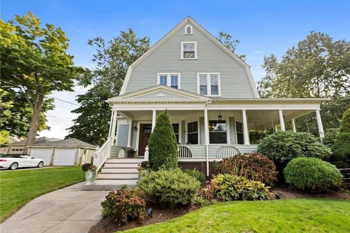 Victorian Paradise - Barrington, RI