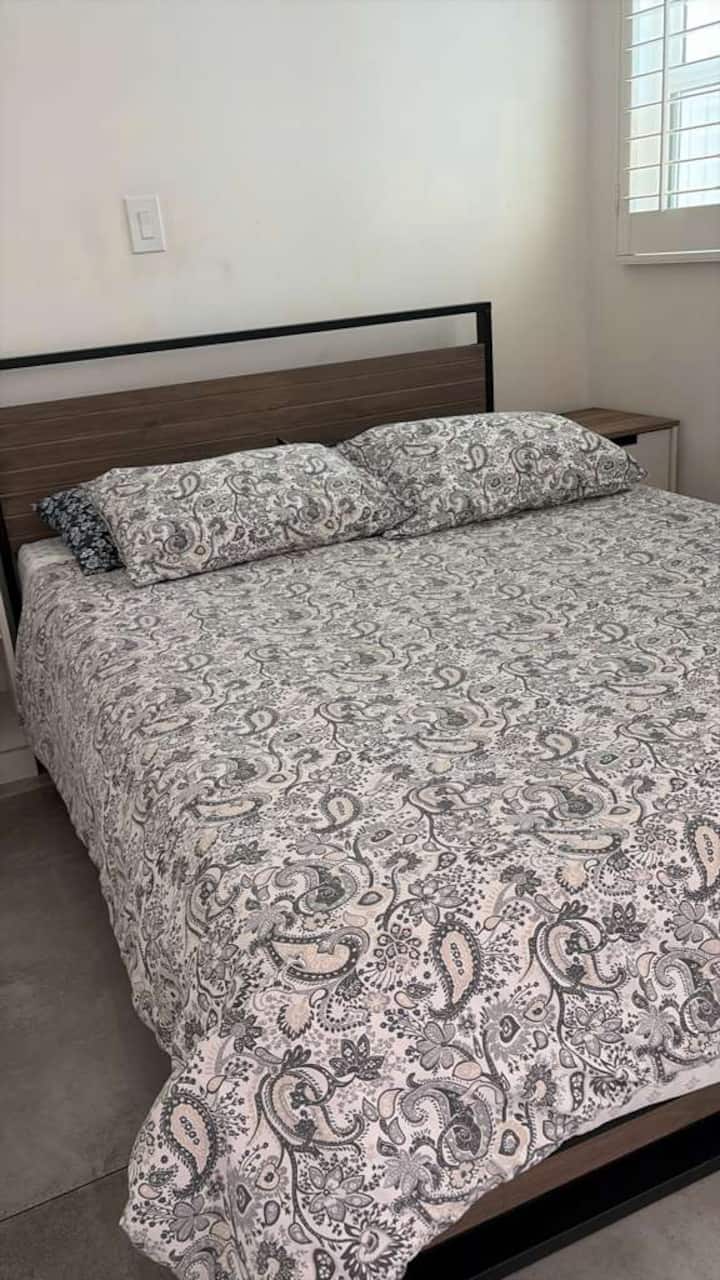 1br Modern Apartment - Santa Ana, CA