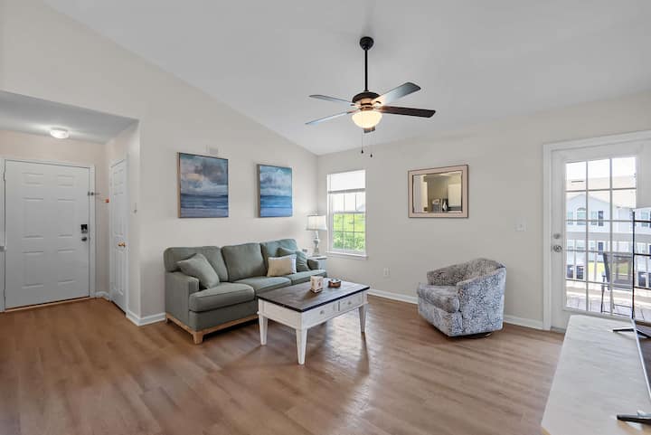 Gulf Shores Condo With Pool 5 Miles To Beaches - Gulf Shores, AL