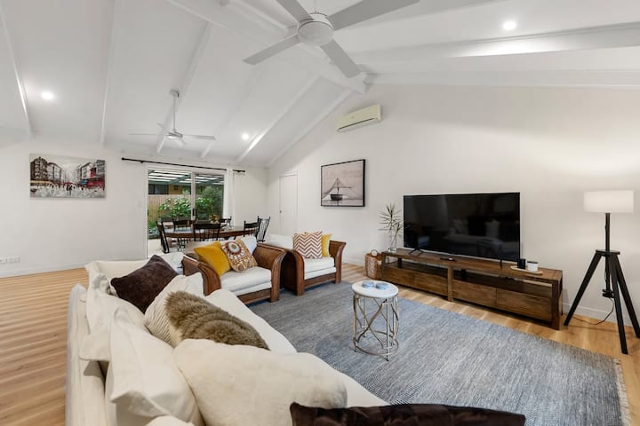 Sunrise On Byron - Pet Friendly Coastal Stay - Byron Bay