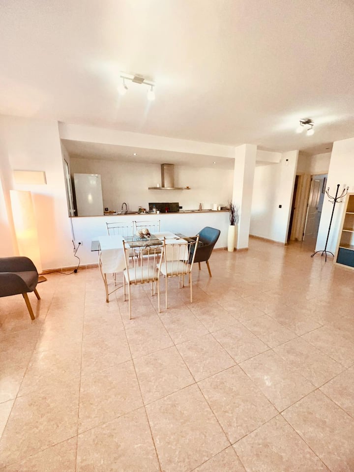 ¡Se Alquila Piso Con Terraza Y Piscina! - Santa Pola