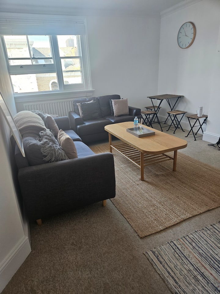 Bright & Modern Flat In Central Hove - Brighton