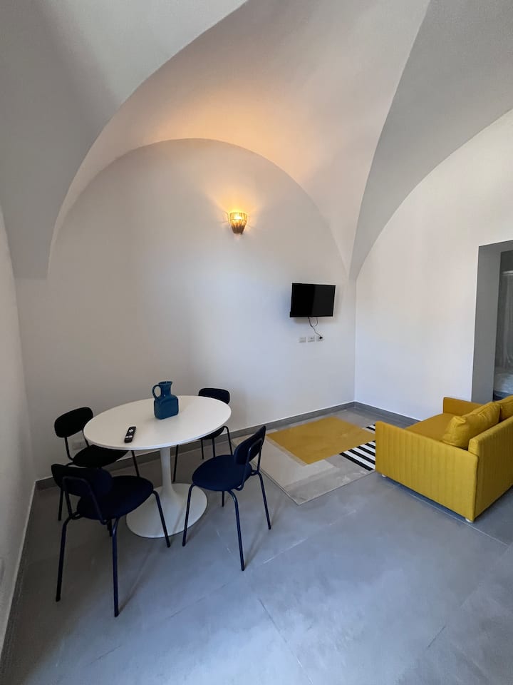 Bikers Room - Milo