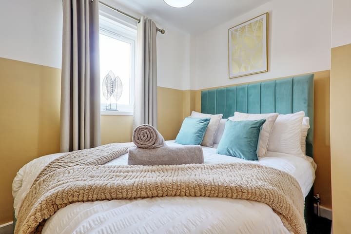 5bdr Home | Family & Contractor Stays | Long Term - Colchester