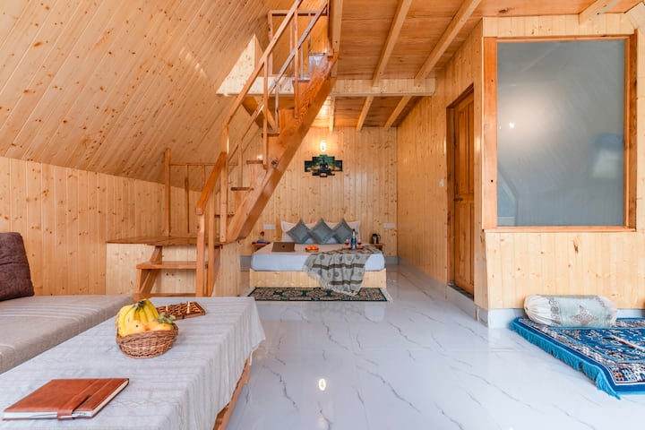 Jibhi Valley View Cottage | Hot Tub Under Stars - India