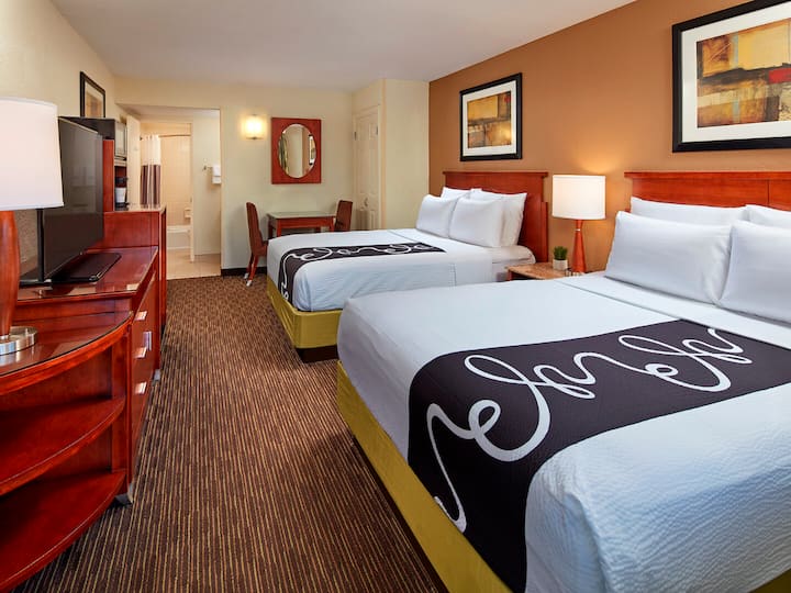 4 Serene Rooms Perfect For Exploring San Diego - サンディエゴ