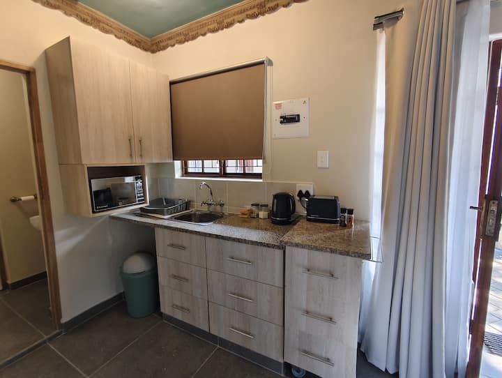 This Is 2 Rooms, With 2 Single Beds In Each Room. - Richards Bay