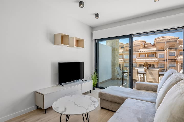 Penthouse With Roof Terrace & Salt Lake View - Playa Flamenca