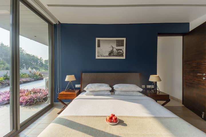 Bedroom 1 image 2
