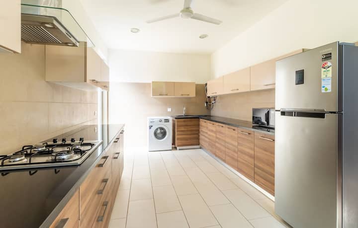 Full kitchen image 1