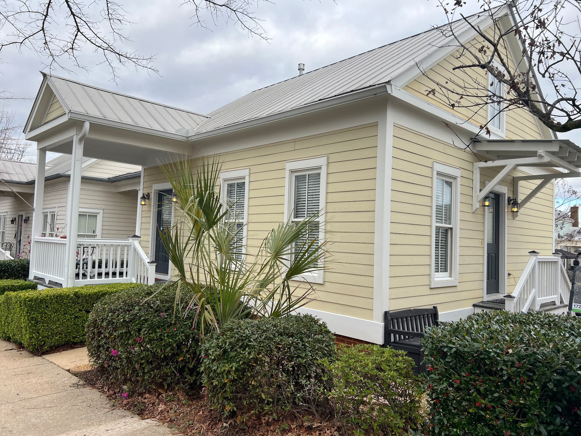 Charming 2-bedroom cottage with GOLF CART