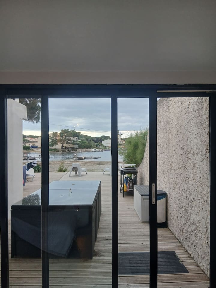 Maison Paradisiaque Face à L'étang Très Calme. - Le Barcarès