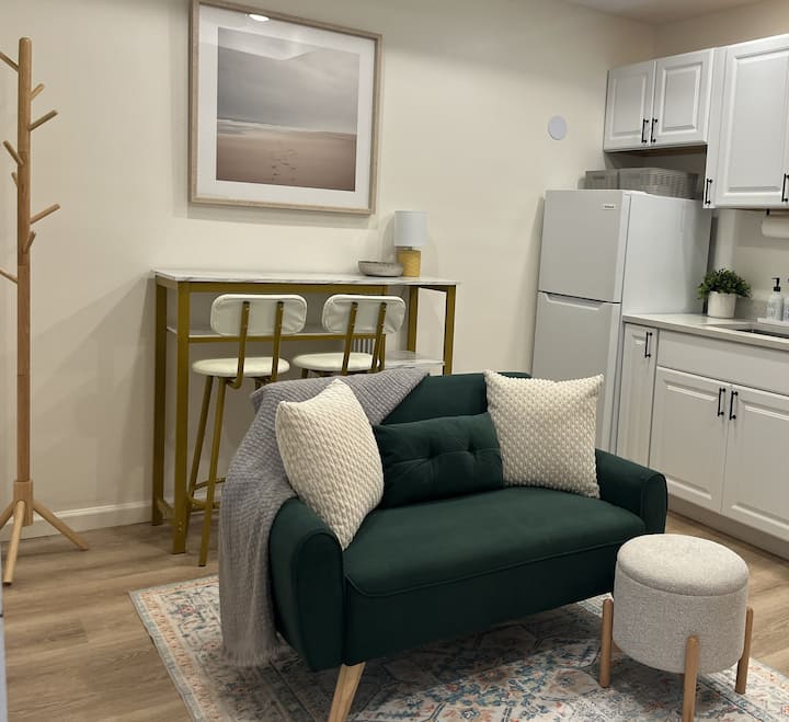 Cozy Guesthouse In Midtown Savannah - Savannah, GA