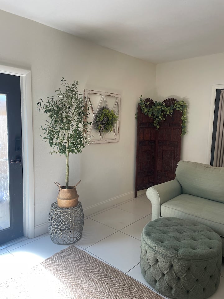 The Dreamy Nook At Cocoa Village - Cocoa, FL