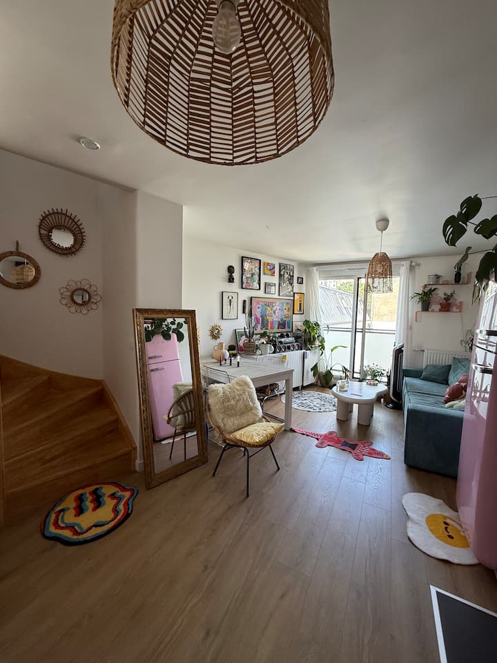 Beau Duplex Avec Terrasse à 2 Min Du Métro - Montreuil