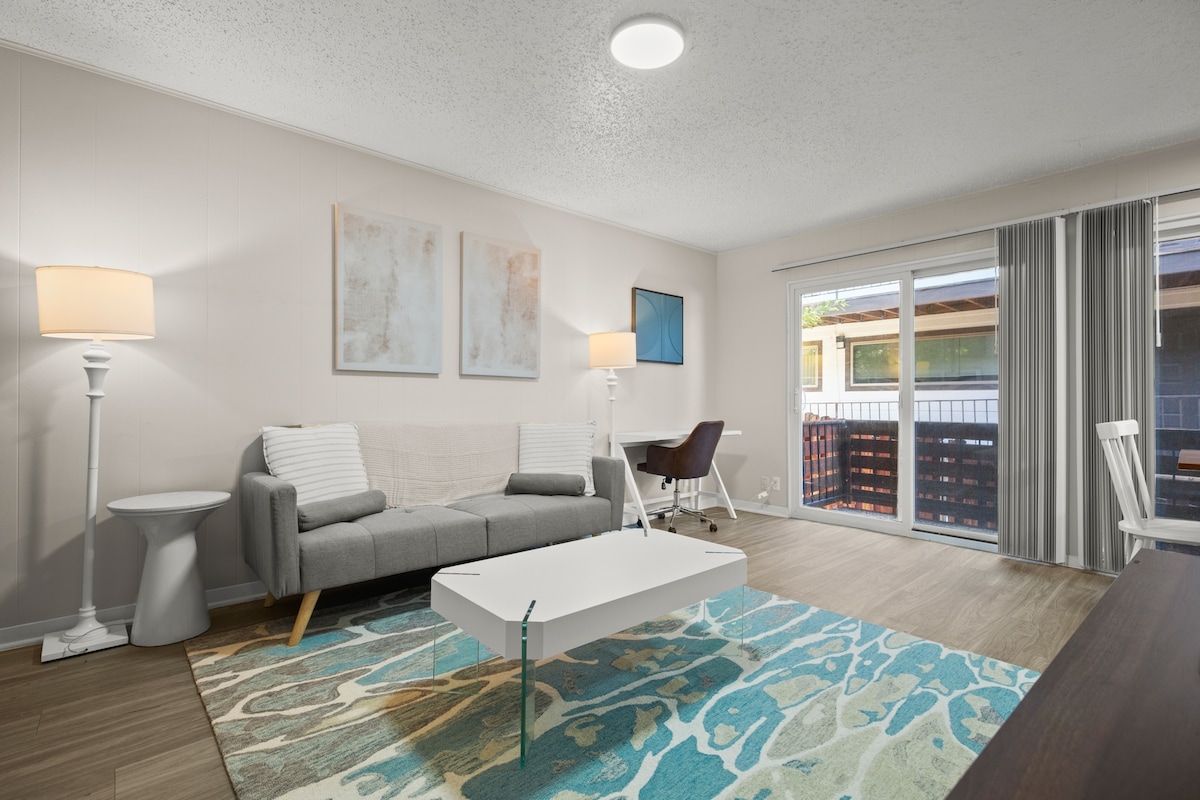 Walk to UT! Spacious 2-Queen Suite w/ Free Parking
