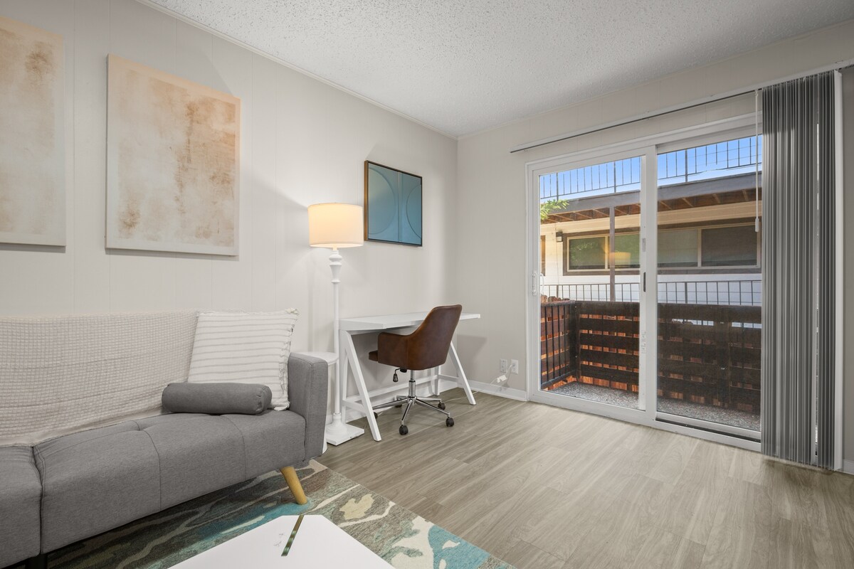 Walk to UT! Spacious 2-Queen Suite w/ Free Parking