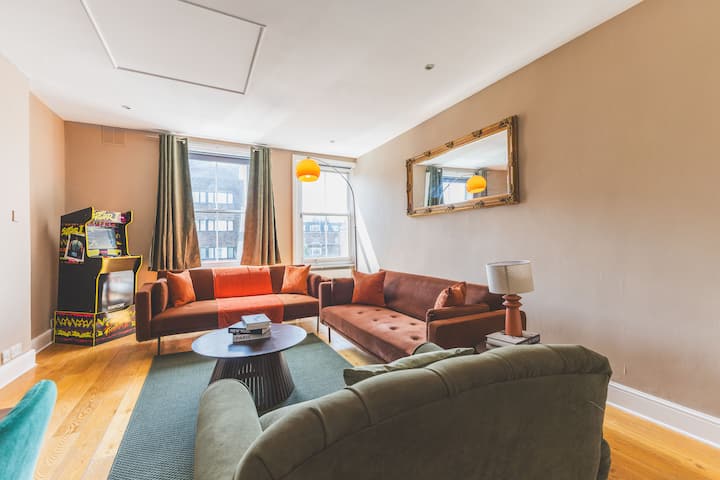 Kensington Apt W/hot Tub/terrace/arcade | Hosts 6 - Chelsea