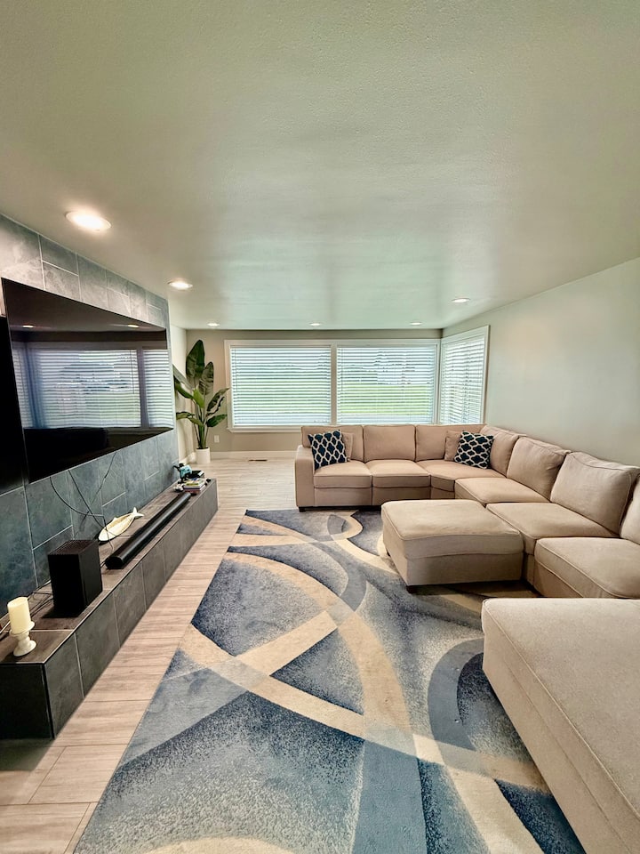 Modern Whidbey Coastal Retreat | Orcas & Sunsets - Port Townsend, WA