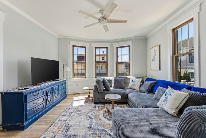 Spacious 6 Bedroom Home With Private Pool - Wildwood, NJ