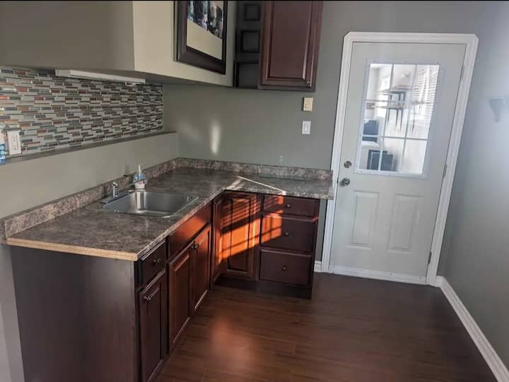 Ultimate Convenience: 5-min Walk To Brookside Mall - Fredericton