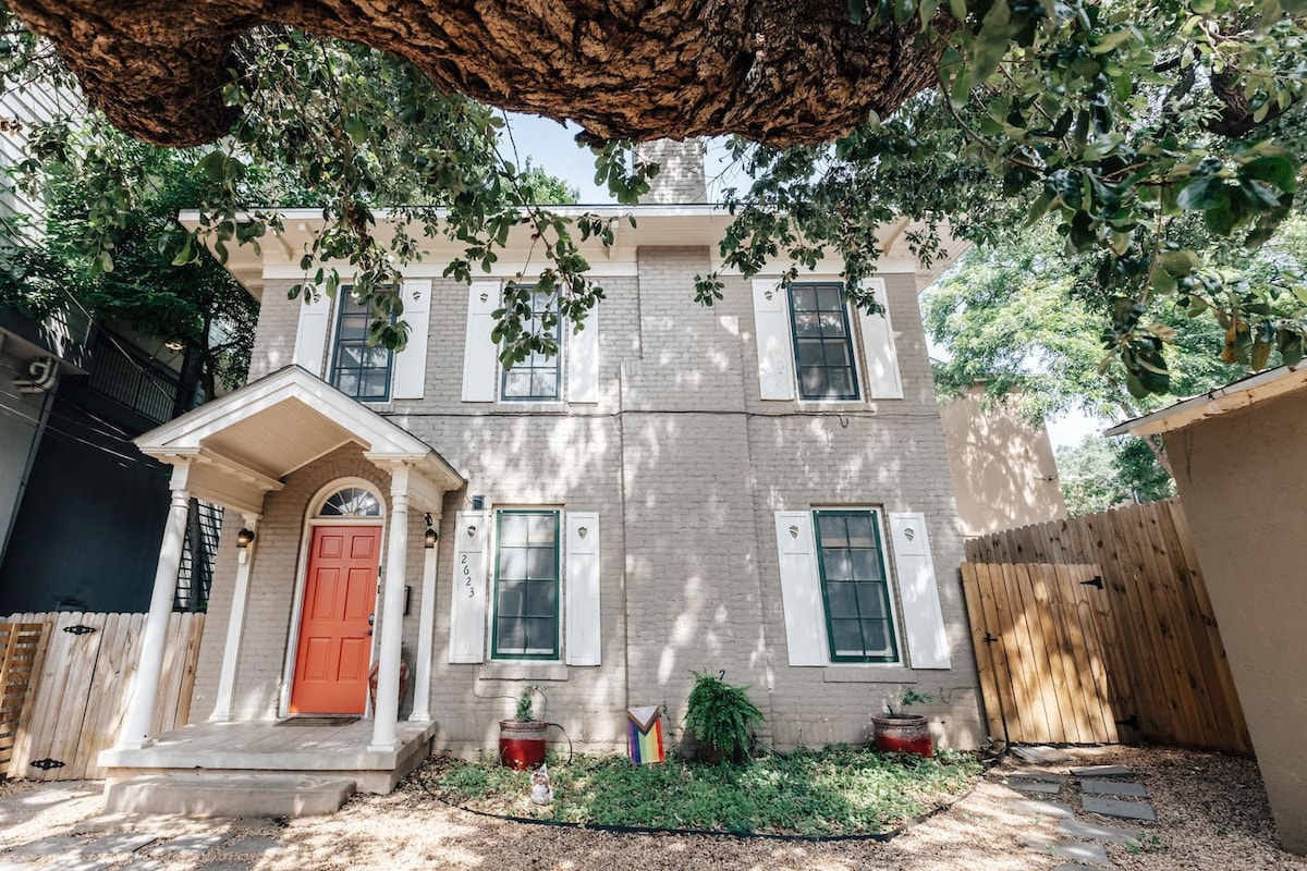 Historic Victorian Beauty on UT| Free Parking