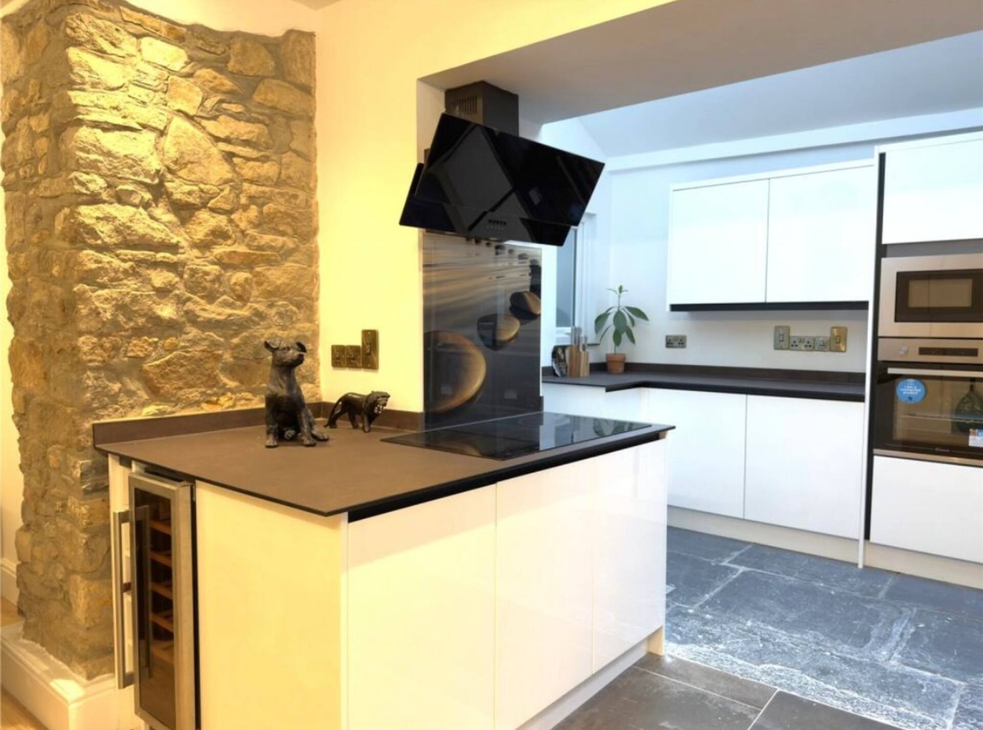 Modern Central Narberth Home with Sunny Garden — photo 3