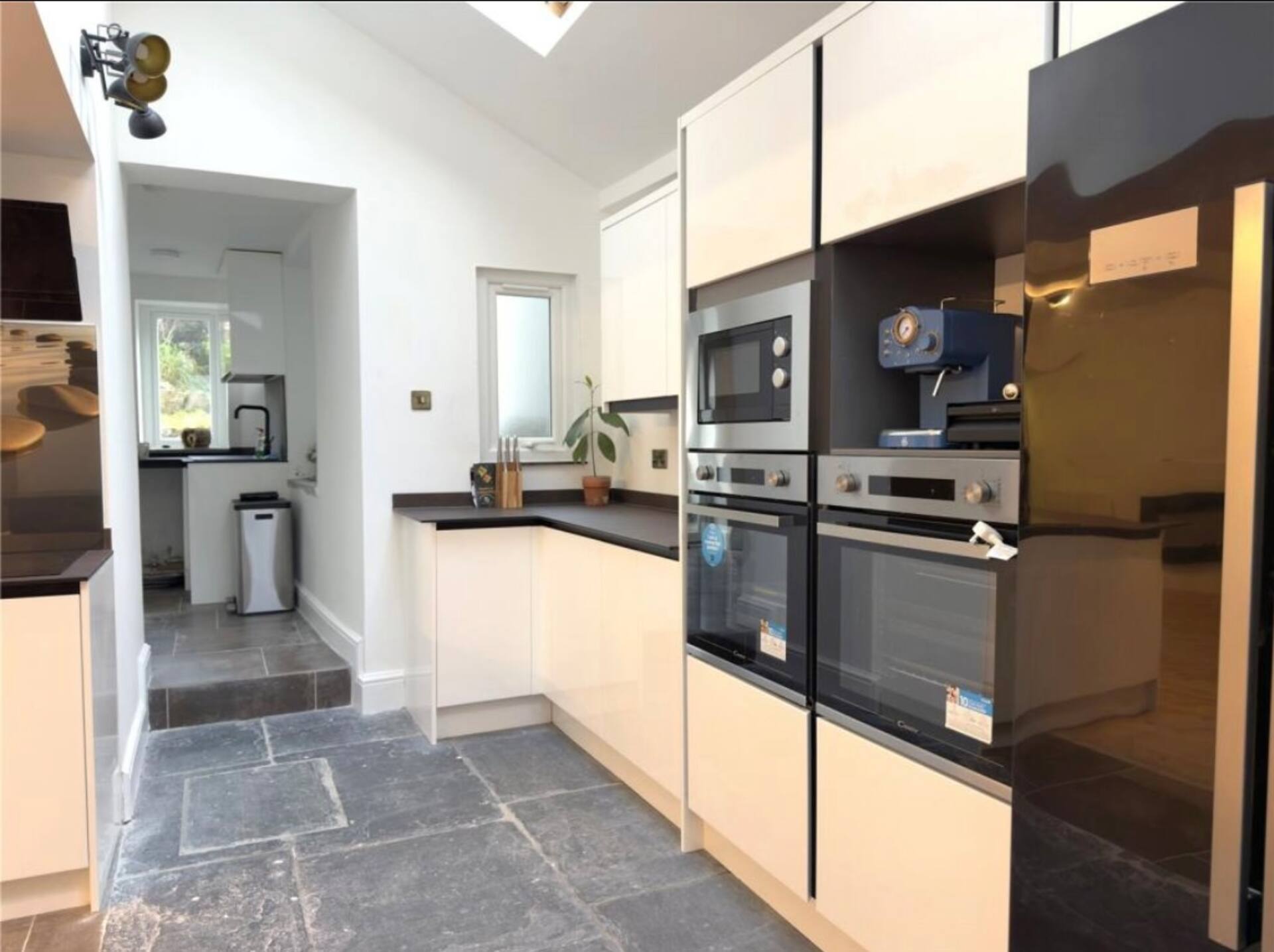 Modern Central Narberth Home with Sunny Garden — photo 2