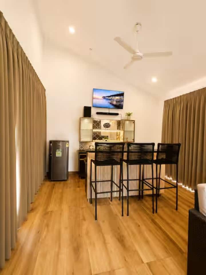 Living room 2 image 2