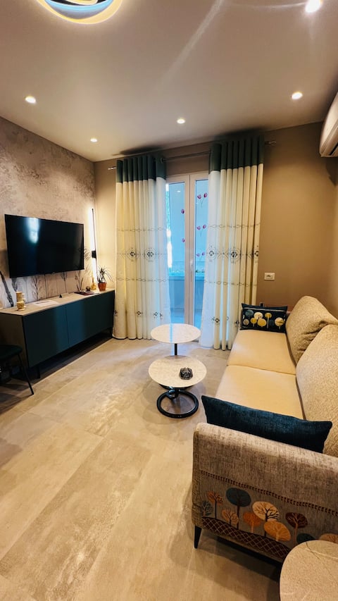 Successful Airbnb property: Central 2BR Blloku apt w/ balcony & full kitchen in Njësia Bashkiake Nr. 10