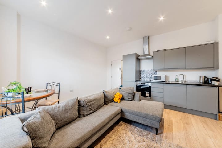 Central - Stay 4 - Parking - Wifi - Near Transport - Maidstone