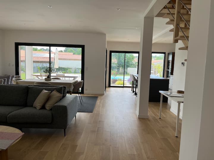 Maison Neuve Avec Piscine. Vacances à La Mer - Gujan-Mestras