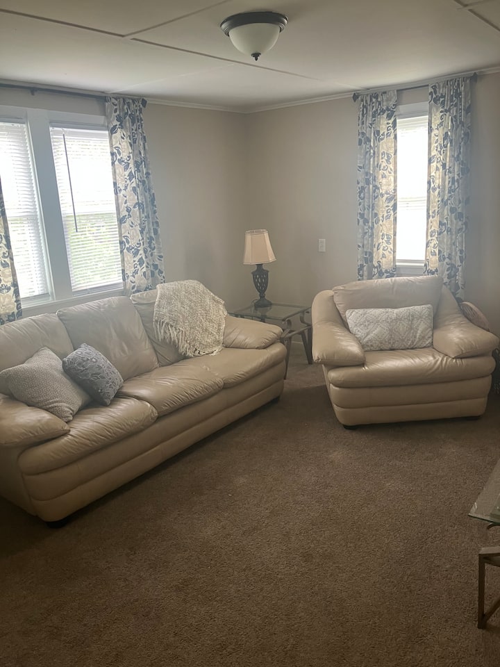 Prime Location In Town Of Niagara- 2+ Bedrooms - Niagara Falls, NY