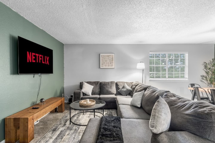 Arlington 2br | At&t, Globe Life, 6 Flags, Parking - Arlington, TX
