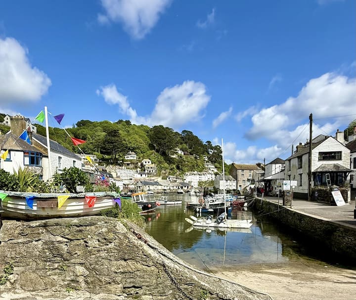 Miss Martha's - Close To Harbour/parking Included. - Polperro