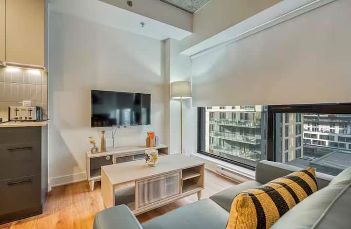 Comfy Montreal Home | Sleeps 2 | Mins From Metro - Brossard