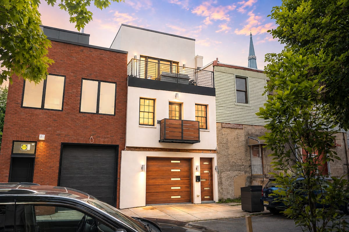 Fishtown Carriage House · Rooftop · Sleeps 8 — Philadelphia, PA